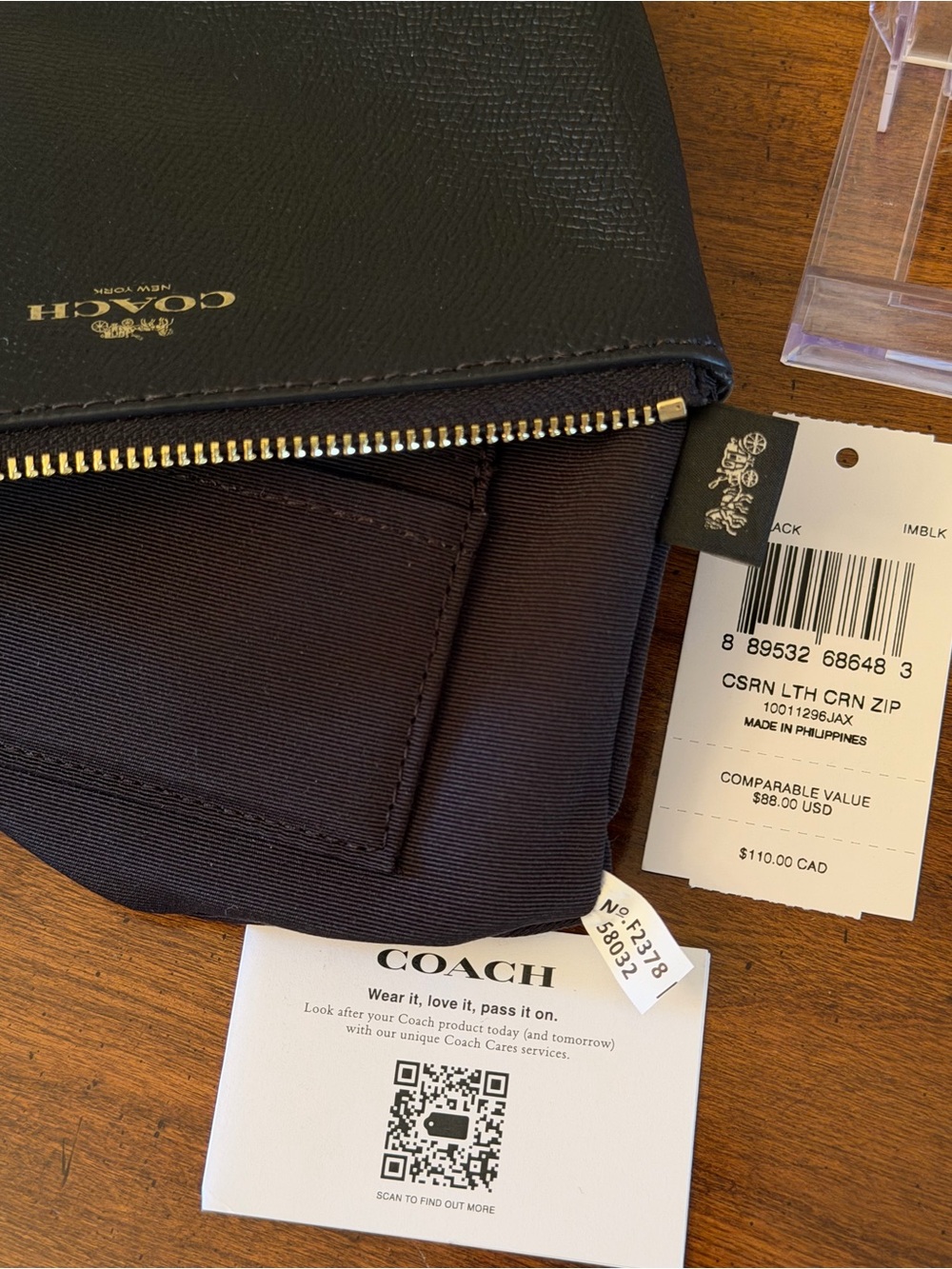 Coach Corner Zip Wristlet Black Crossgrain Leather with Gold Hardware, NWT, $88 - Picture 6 of 14